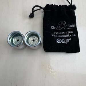 Circle Infiniti Wheel Lock Key Set